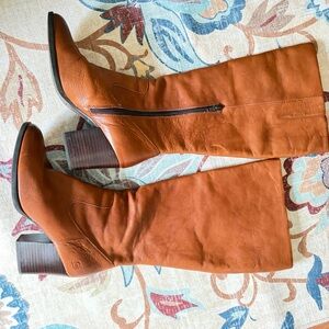BORN size 7.5 leather boots